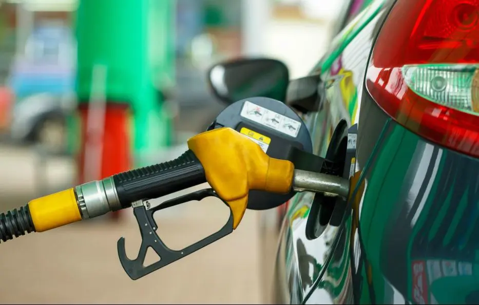 Dangote: NNPCL, MRS outlets shut as Nigerian filling stations increase fuel price again